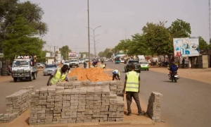 Niamey : l’AMV-Niger engage des travaux de pavage sur plusieurs axes stratégiques