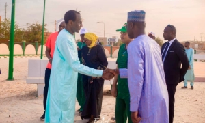 Visite officielle du Premier Ministre Lamine Zeine sur le chantier du site omnisports du Village de la Francophonie