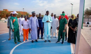 Visite officielle du Premier Ministre Lamine Zeine sur le chantier du site omnisports du Village de la Francophonie